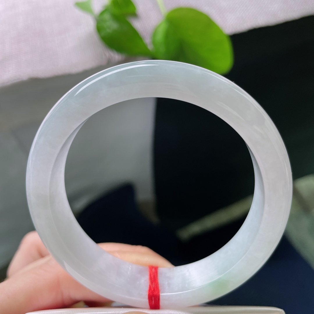 白月光正圈，水润，质地温润细腻，干净，清爽自然，一点皮纹，ss53607a