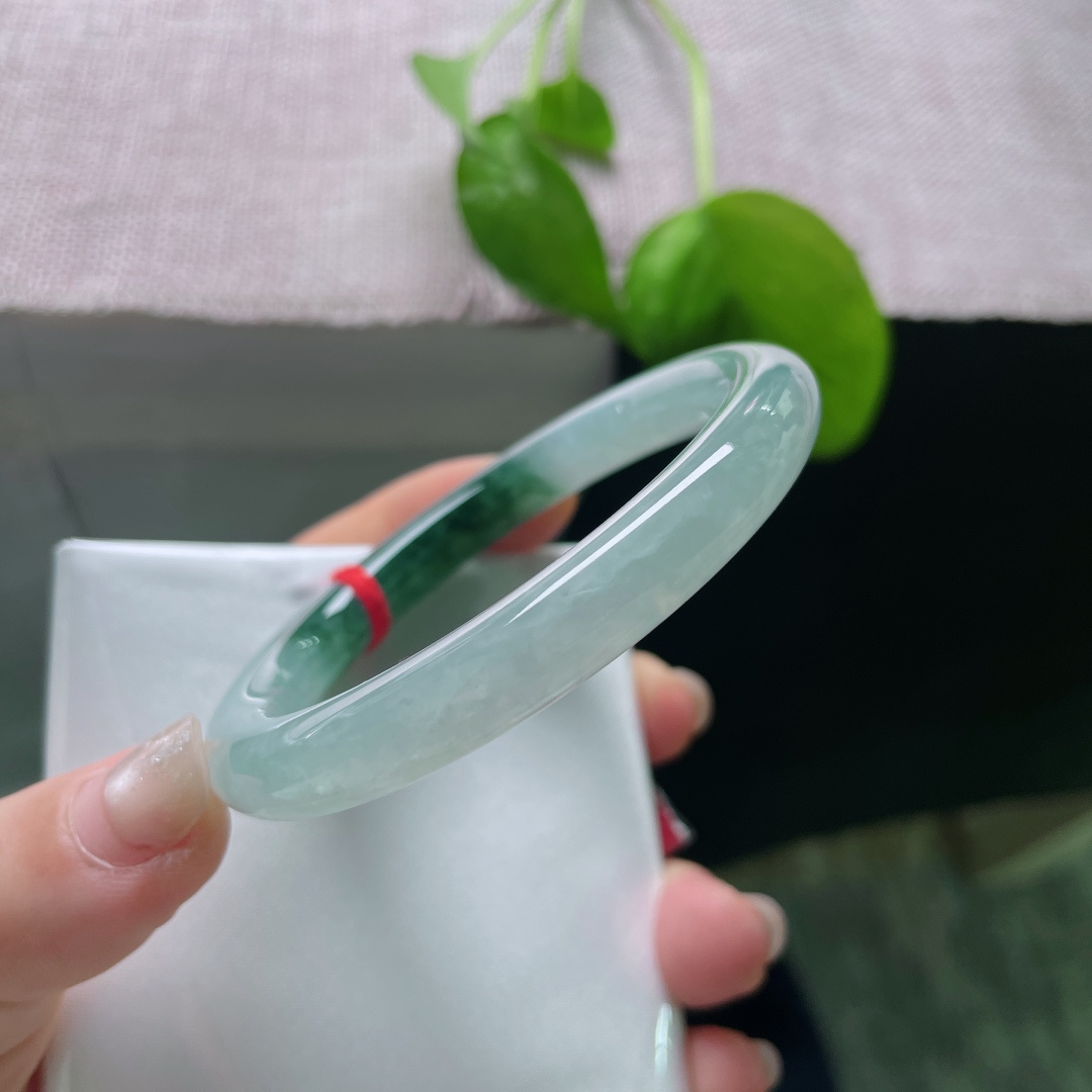 飘花圆条，水润，种老，一镯藏温婉，两镜揽风华，有棉线，ss54496a
