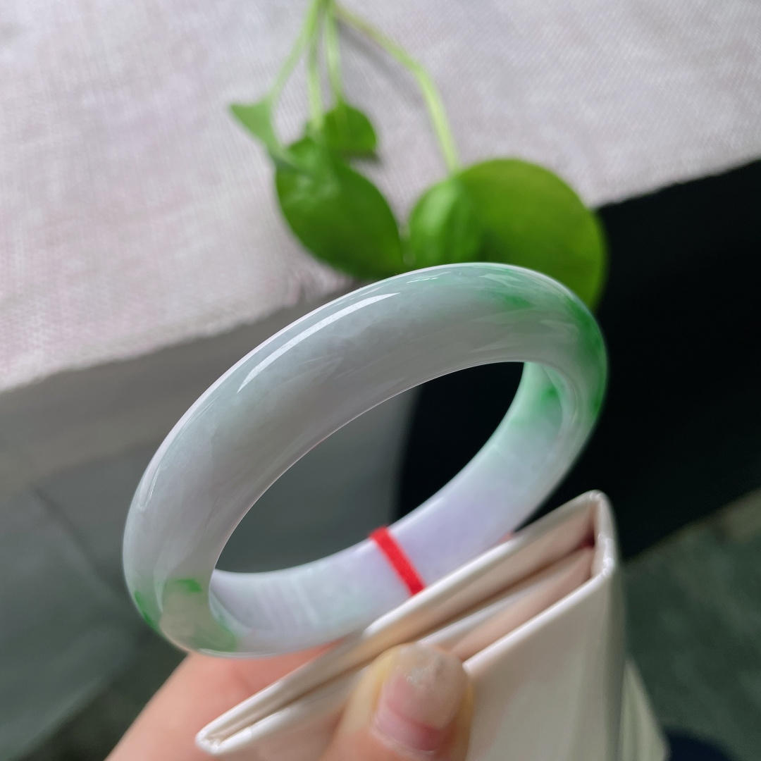 54.8/12.5/8.5，春彩正圈，水润，肉质细腻，半生风雪，归来仍有芳华，无裂，ss53582a