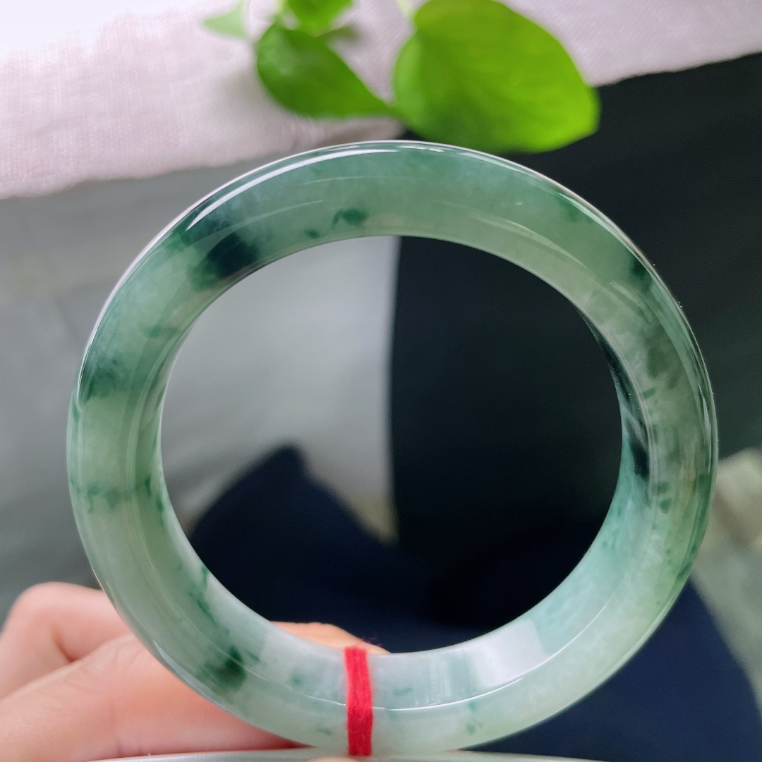 55.4/12.9/8.6，飘花正圈，满圈花色，如远山含黛，青幽雅致，水润，无裂，ss51333a