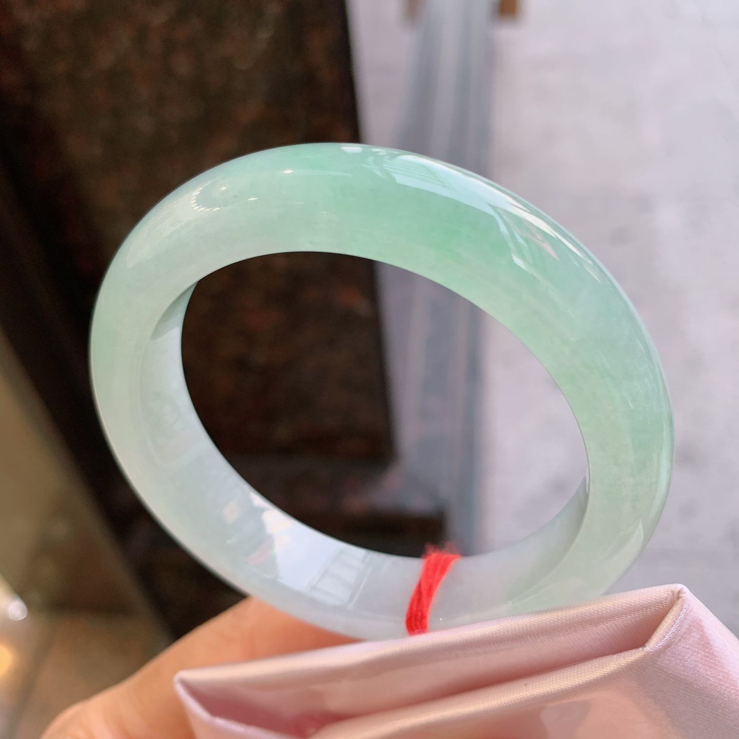 正圈冰飘绿 无裂 尺寸：54/12.3/8.8 清爽