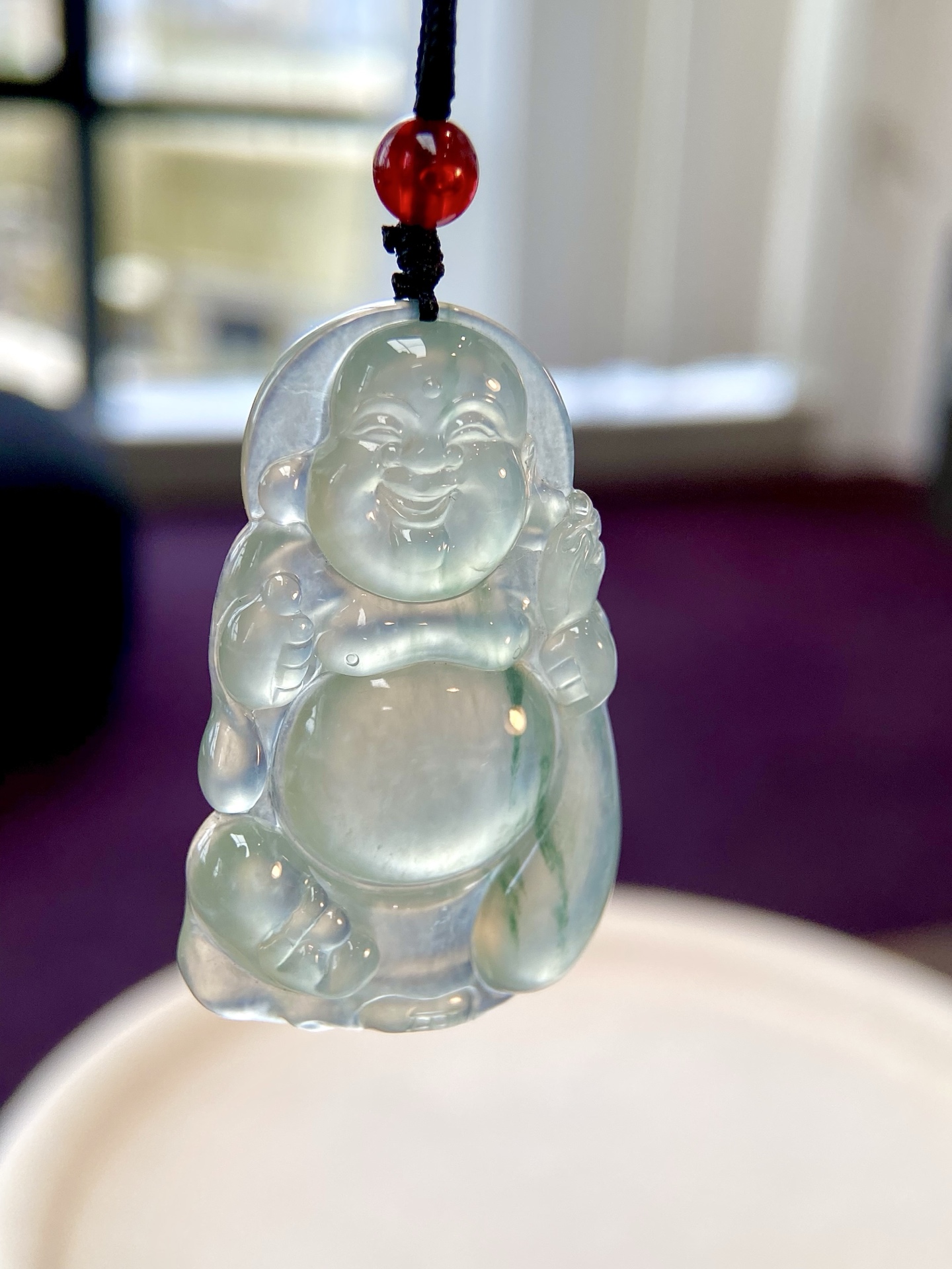 高冰种飘花布袋佛吊坠，胶胶润润的，一抹飘色增添灵韵，憨态可掬，自在从容 福气自来，裸石：48-29.