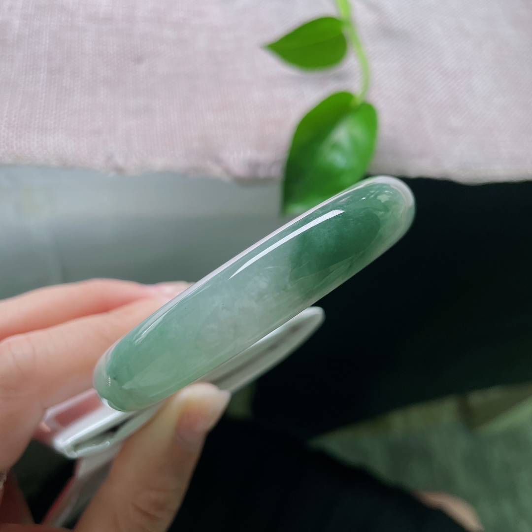 油青正圈，种老，油润透亮，佩戴沉稳，有内涵，ss49300a