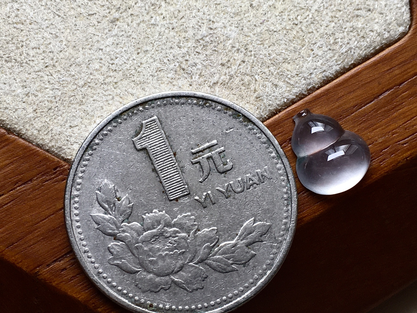 玻璃种葫芦 品质，冰透起光感，尺寸10*8.4*3.6