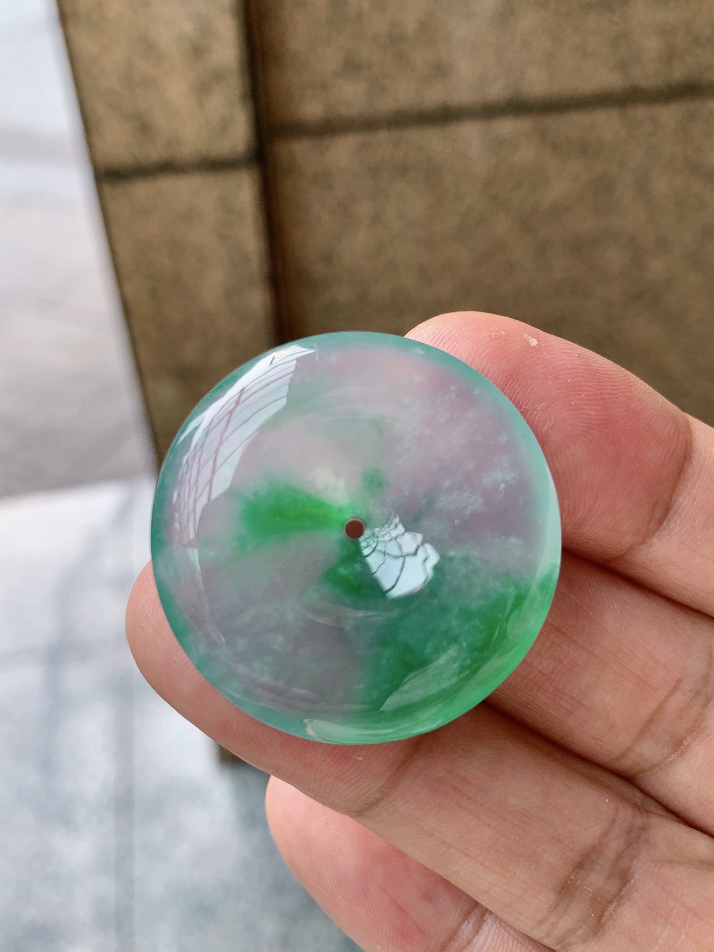 阳绿平安扣，种水佳；尺寸34-6.5，260525