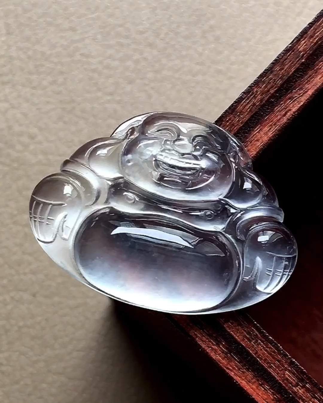 ️ 玻璃种佛公 冰透感十足，白皙透亮，无裂，尺寸21*15.6*4