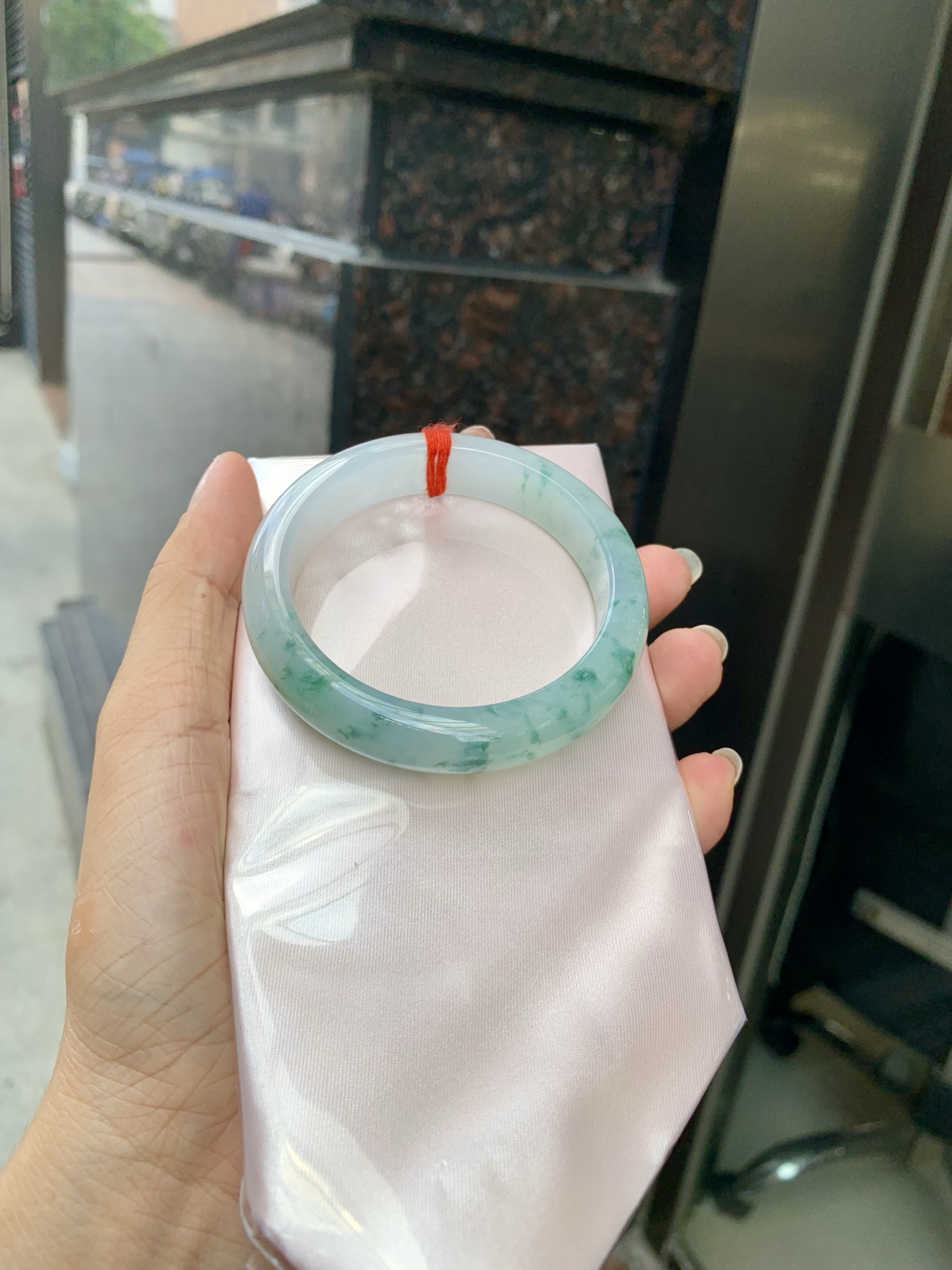 飘花正圈 54.6-7.8-12.4 0527-N781-2 打灯细纹，底妆胶润细腻，蓝花灵动飘逸，勾勒出一幅唯美诗意的山水意境画，古典优雅又秀气