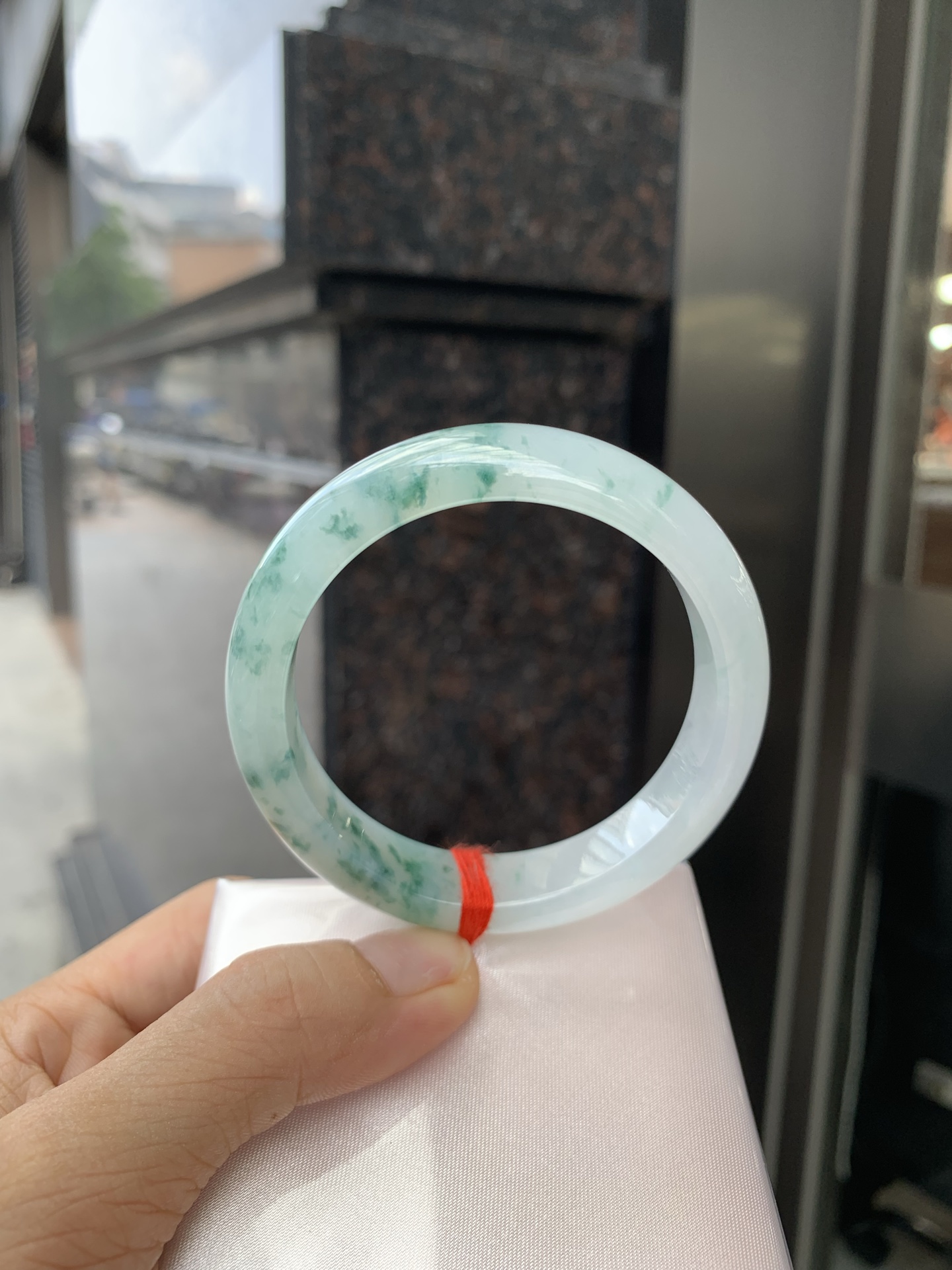 飘花正圈 54.6-7.8-12.4 0527-N781-2 打灯细纹，底妆胶润细腻，蓝花灵动飘逸，勾勒出一幅唯美诗意的山水意境画，古典优雅又秀气