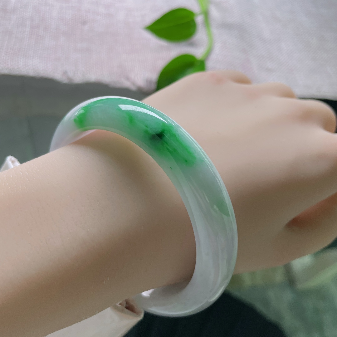 飘绿正圈，水润细腻，翠色伊人，甜美，有纹，ss53583a