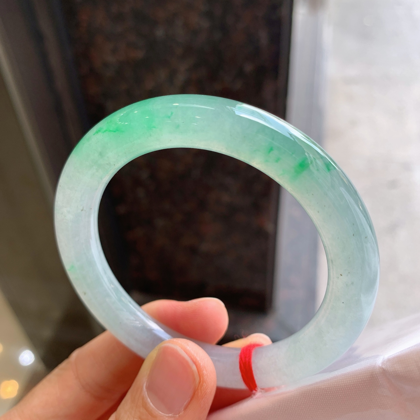 圆条冰飘绿 微杂质 尺寸：55/9.5 种色俱佳