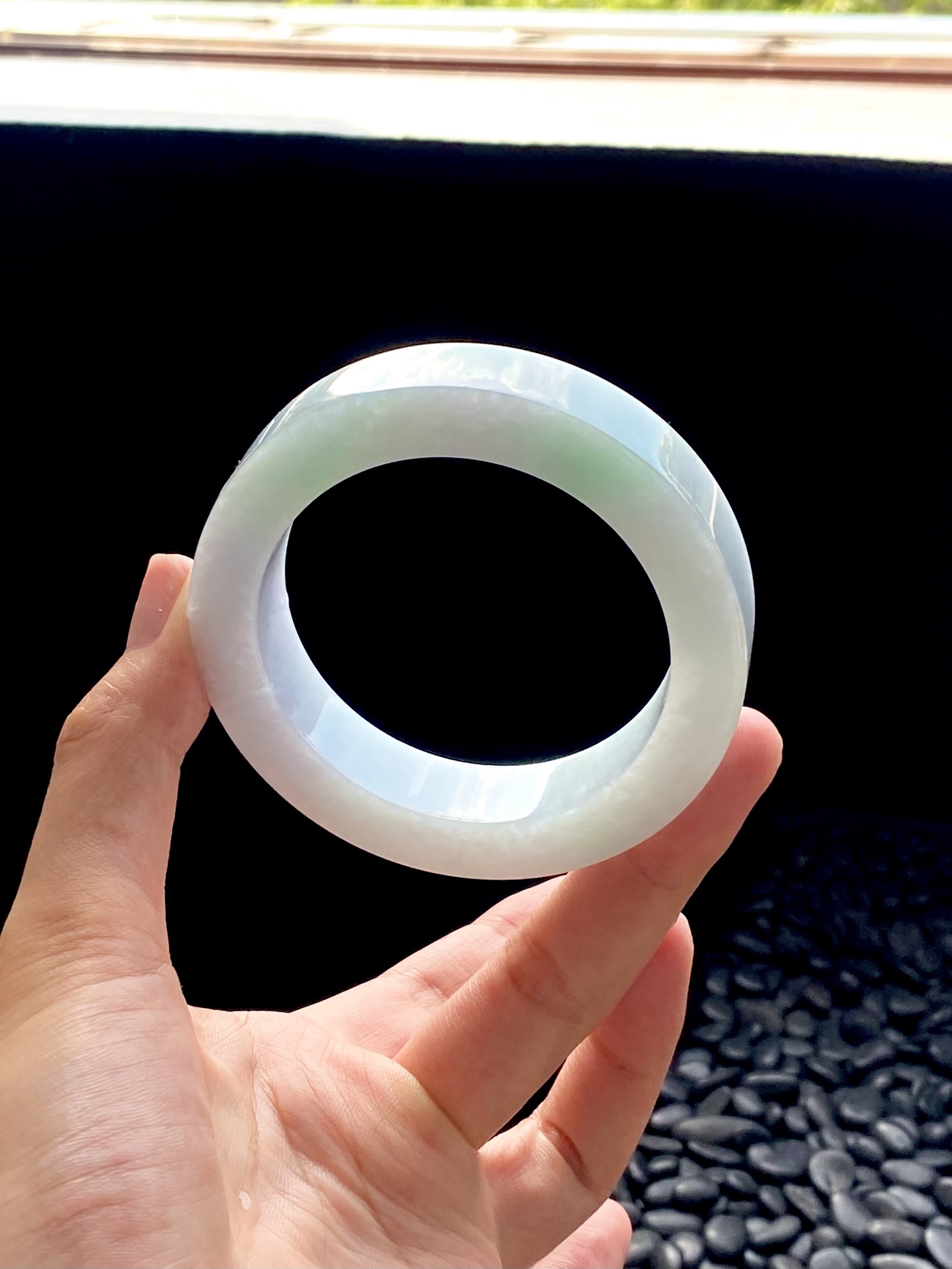 大圈口白月光飘绿宽版镯胚 D0427-19 ⭕️77.5-57.3-15.3-10.3 可做57+～