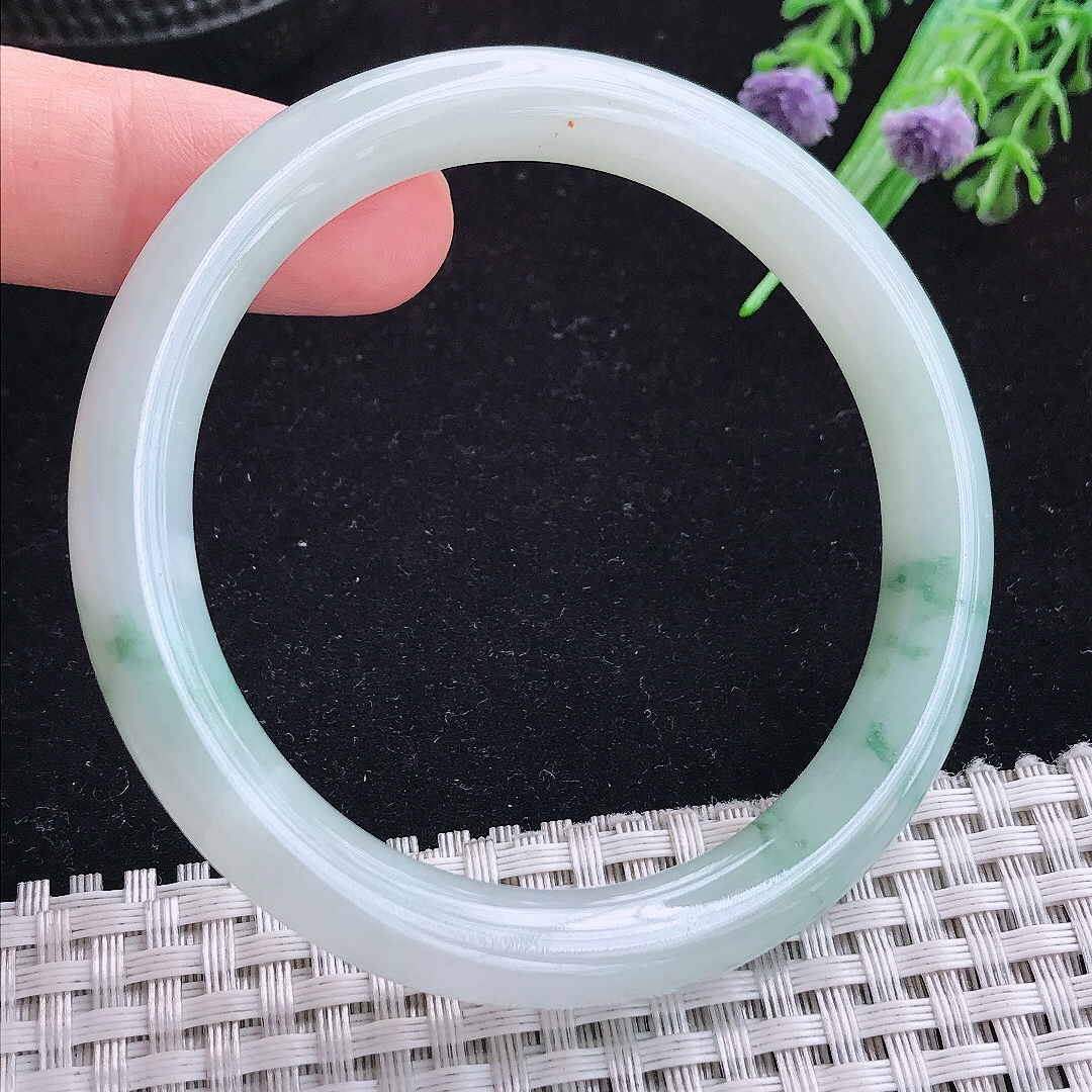 实拍A货翡翠55.5/9/8.5老坑清秀飘花圆条手镯玉手镯女款平安镯