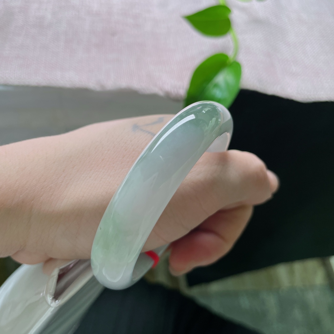 油青正圈，水润细腻，沉稳贵气，温柔大方，无裂，ss49247a