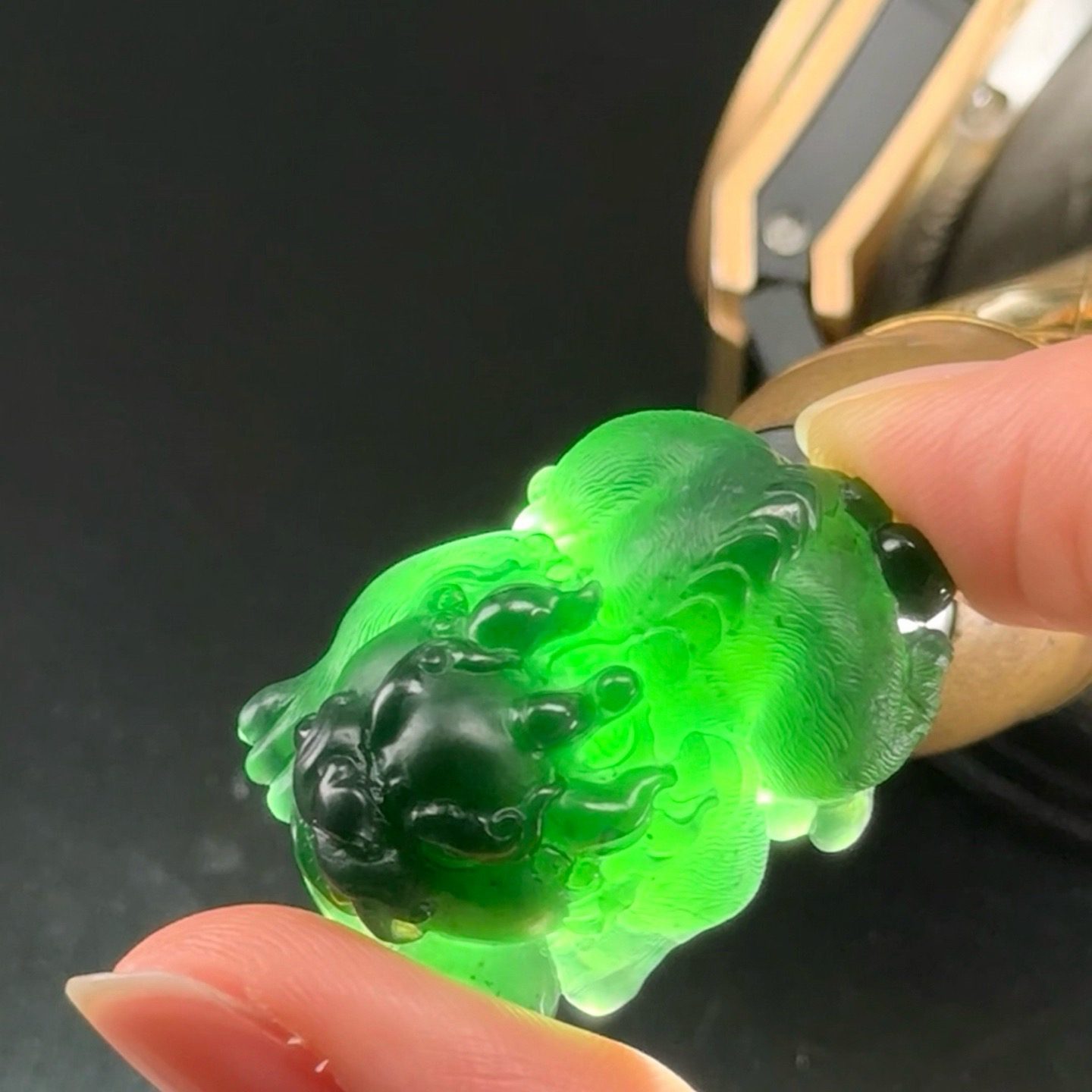 精品墨翠大貔貅裸石 种好色正 黑度好 打灯通透 油性十足  尺寸32.3