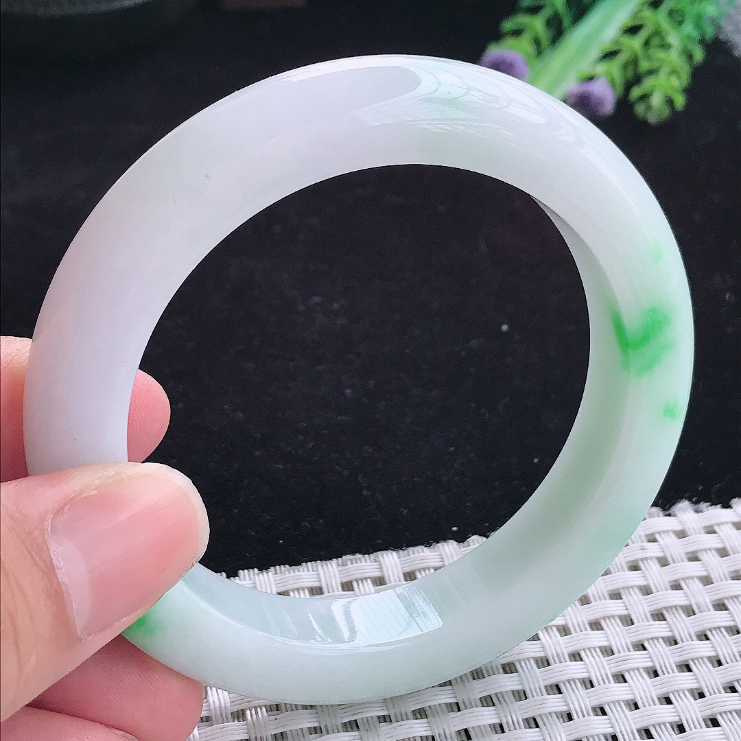 实拍A货翡翠56/12/9.8老坑精美白底青手镯阳绿玉手镯女款平安镯