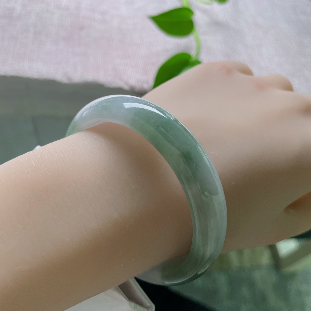 油青正圈，水润细腻，沉稳贵气，温柔大方，无裂，ss49247a