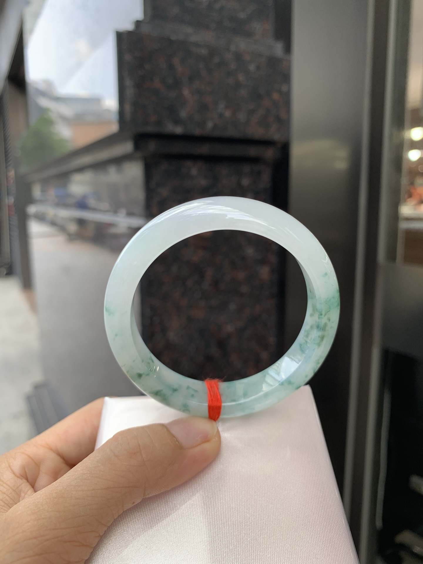 飘花正圈 54.6-7.8-12.4 0527-N781-2 打灯细纹，底妆胶润细腻，蓝花灵动飘逸，勾勒出一幅唯美诗意的山水意境画，古典优雅又秀气