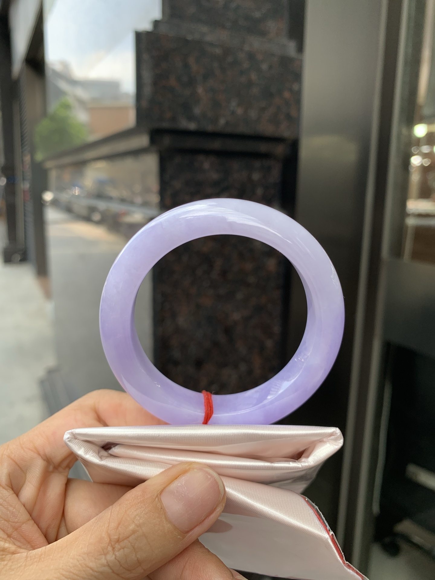 正圈 51.8-8.8-12.3 0527-N811 无裂，打灯棉絮，晶体感，底妆水润，满圈紫罗兰吸睛抢眼，浪漫迷人，仙气飘飘，优雅高贵显气质，感满满，满满紫罗兰底色均匀不失色，不同视觉感受