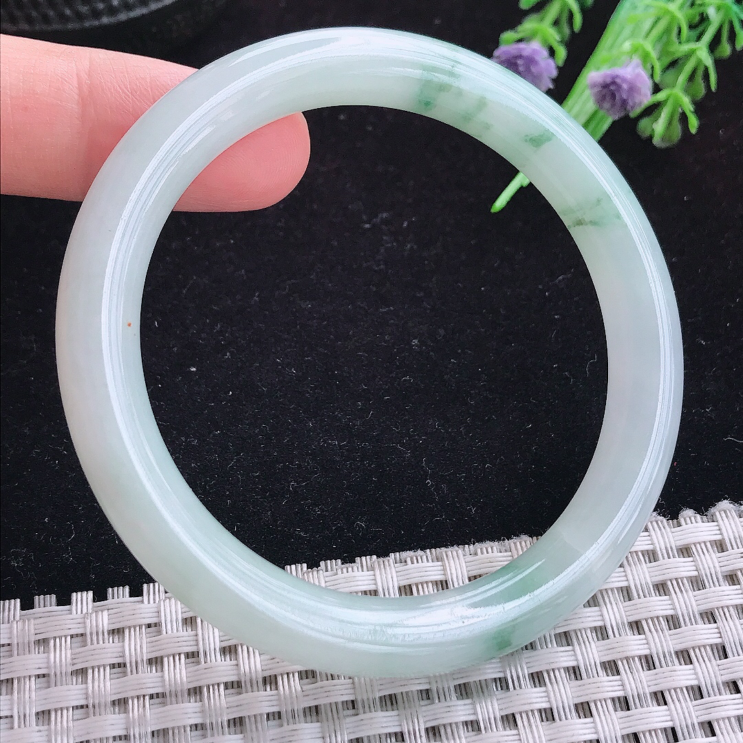 实拍A货翡翠55.5/9/8.5老坑清秀飘花圆条手镯玉手镯女款平安镯