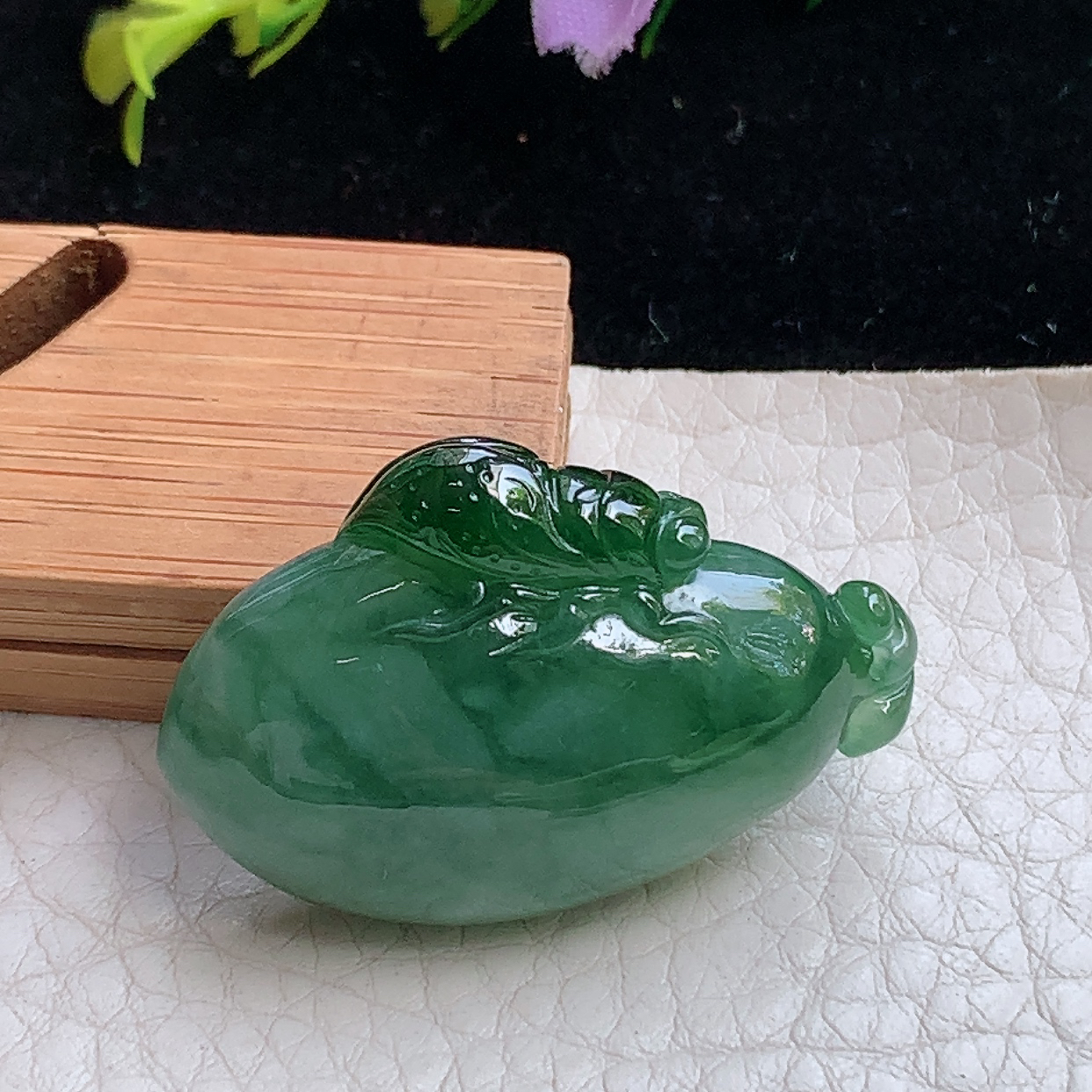 lz实拍36*23.8*9.5天然缅甸翡翠a货冰飘花饱满福瓜玉吊坠 玉挂件