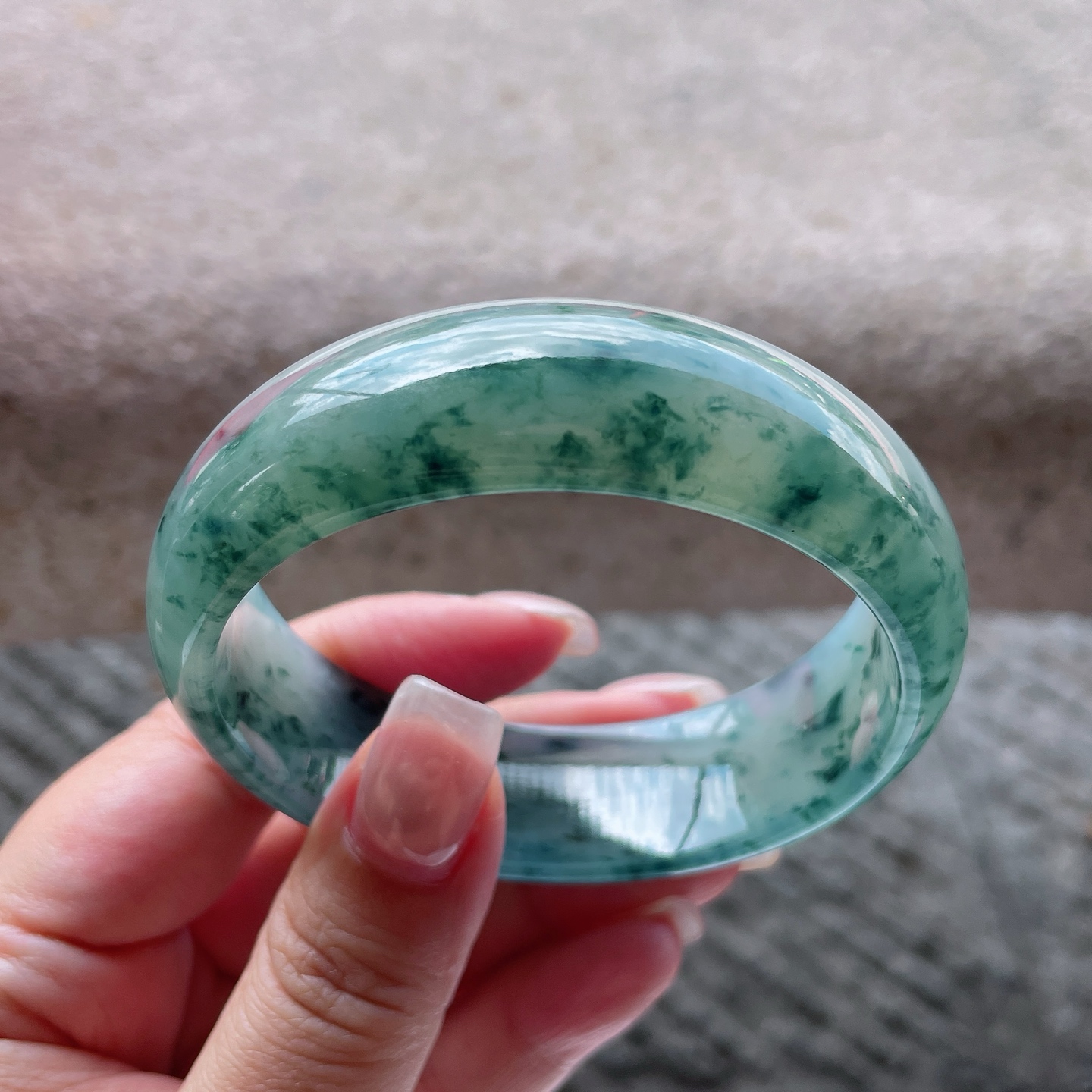 【手镯】正圈59 60【圈口】59-18.5-8【编码】0527G3【描述】冰晴飘花，轮胎款，版型宽