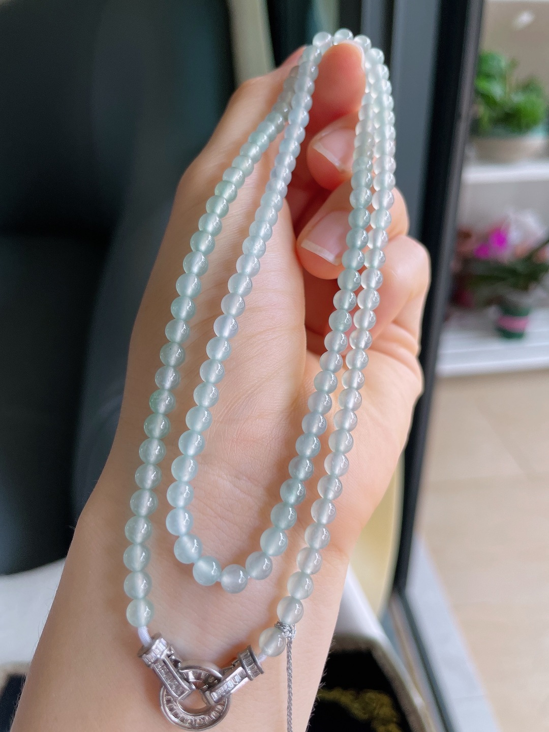缅甸天然翡翠A货，冰种珠链，尺寸：4.3mm125颗。【编2095】