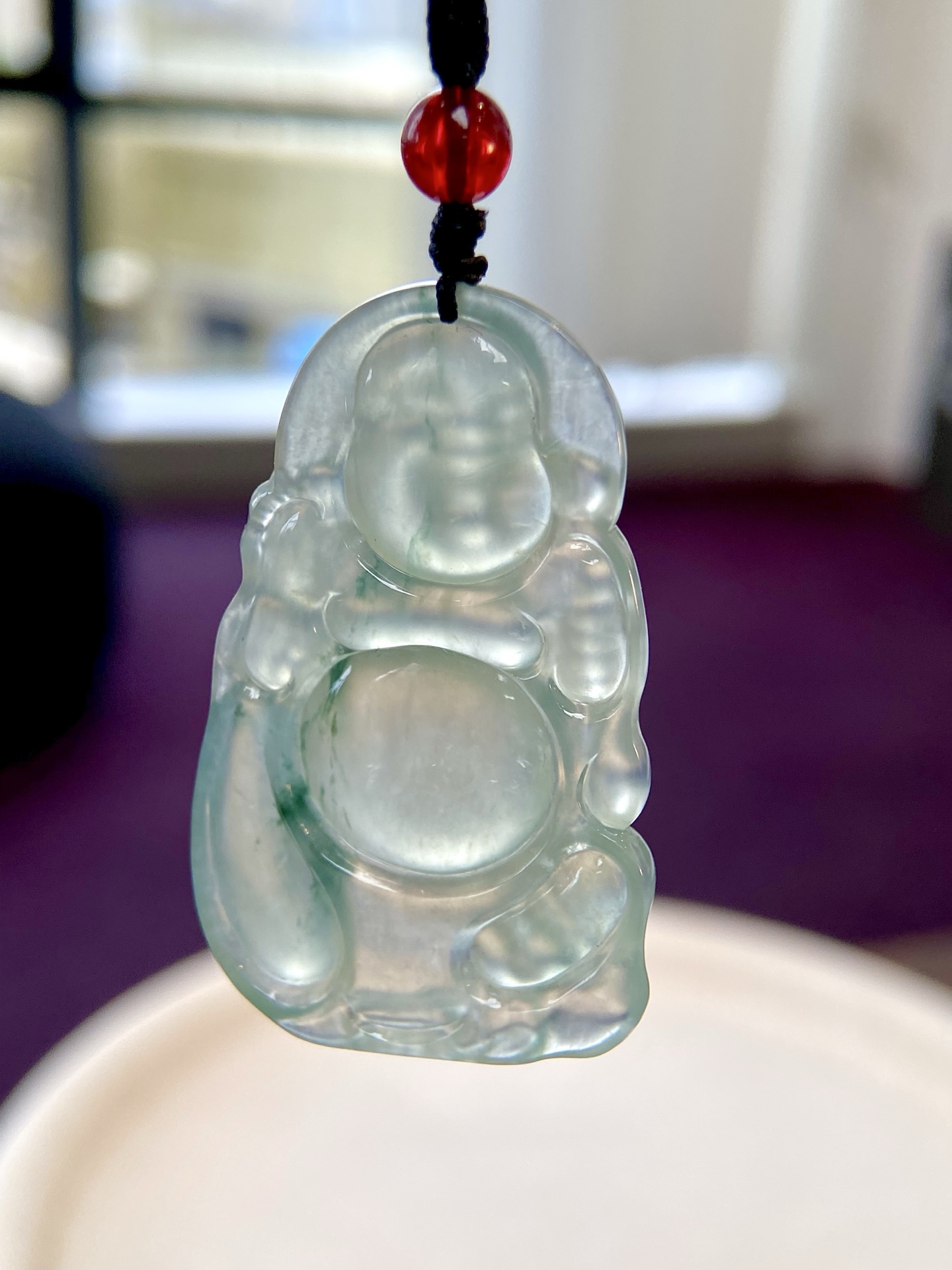 高冰种飘花布袋佛吊坠，胶胶润润的，一抹飘色增添灵韵，憨态可掬，自在从容 福气自来，裸石：48-29.5-5.5mm，无裂