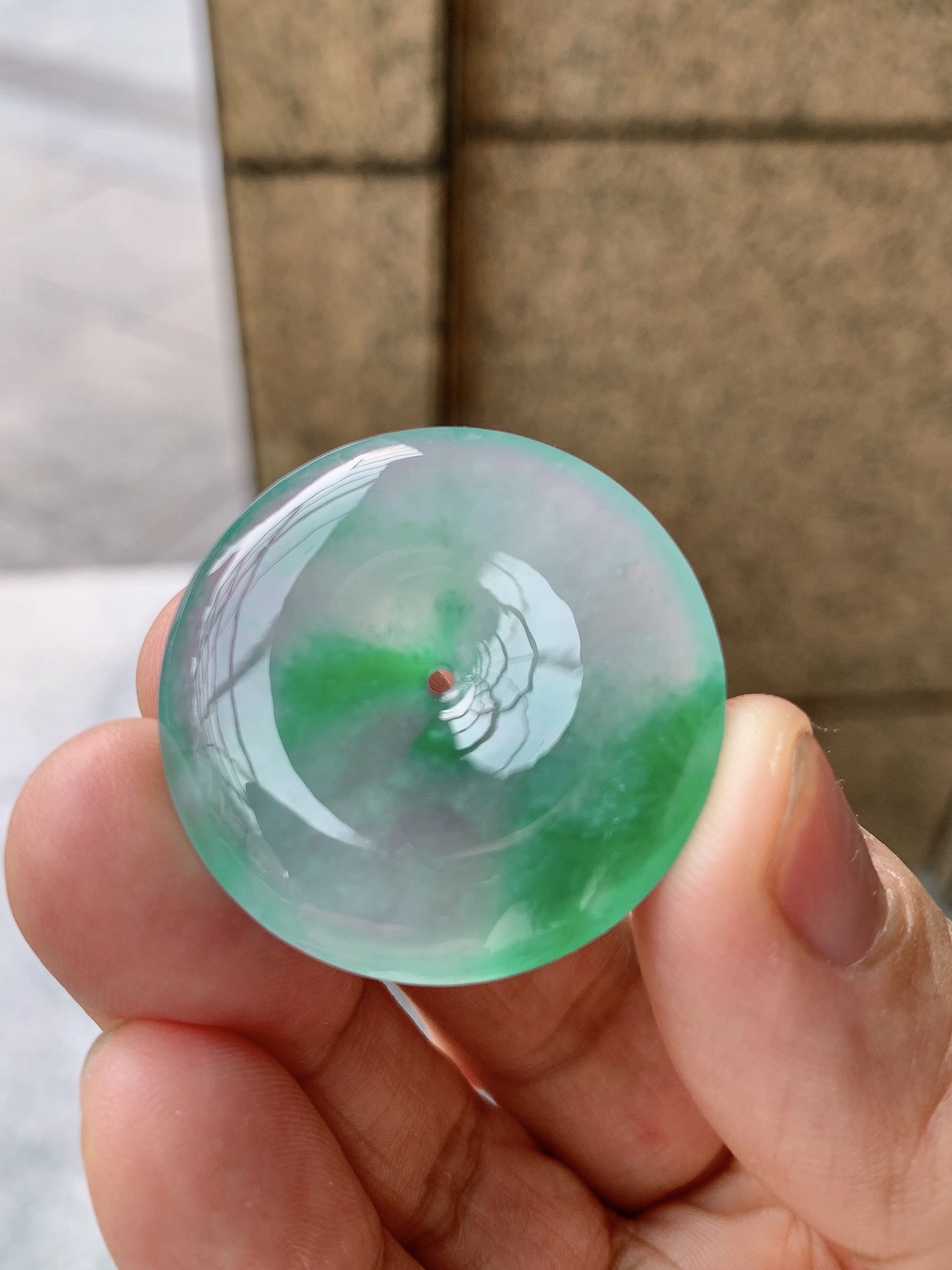 阳绿平安扣，种水佳；尺寸34-6.5，260525