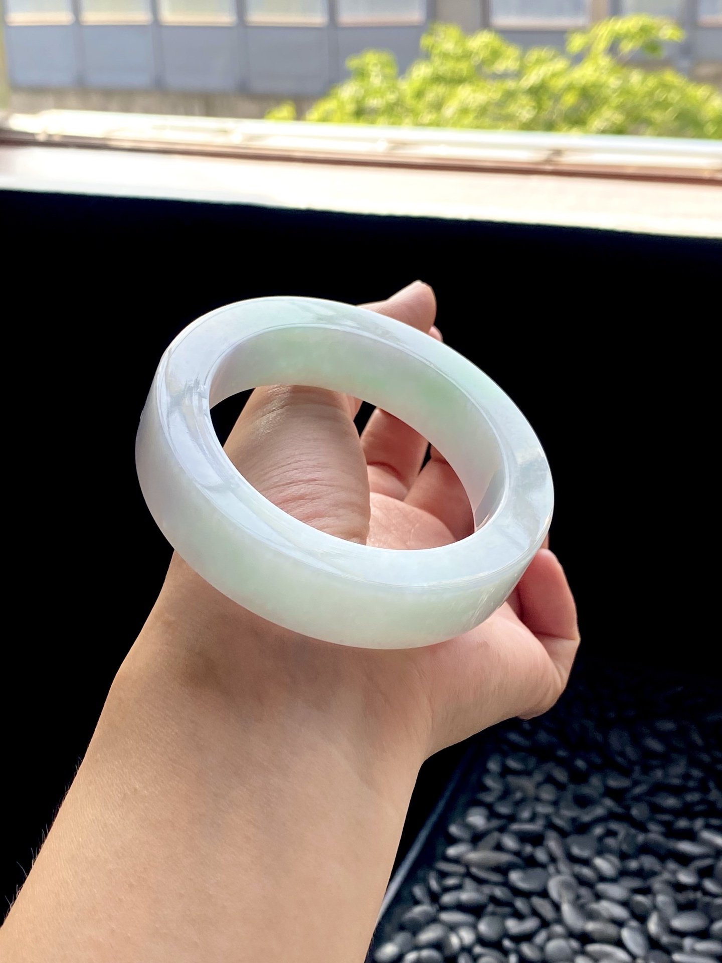 大圈口白月光飘绿宽版镯胚 D0427-19 ⭕️77.5-57.3-15.3-10.3 可做57+～61正圈