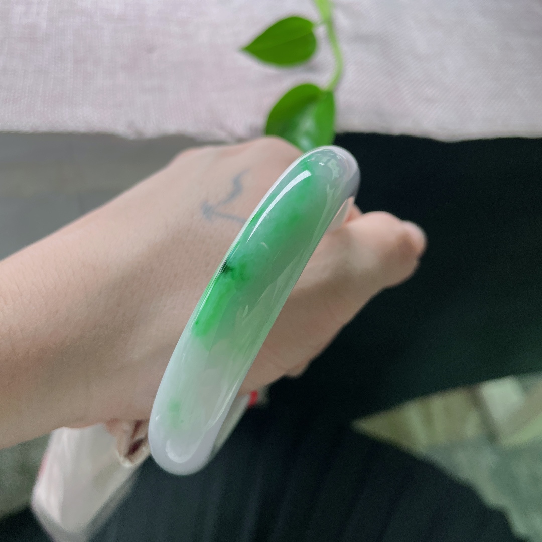 飘绿正圈，水润细腻，翠色伊人，甜美，有纹，ss53583a