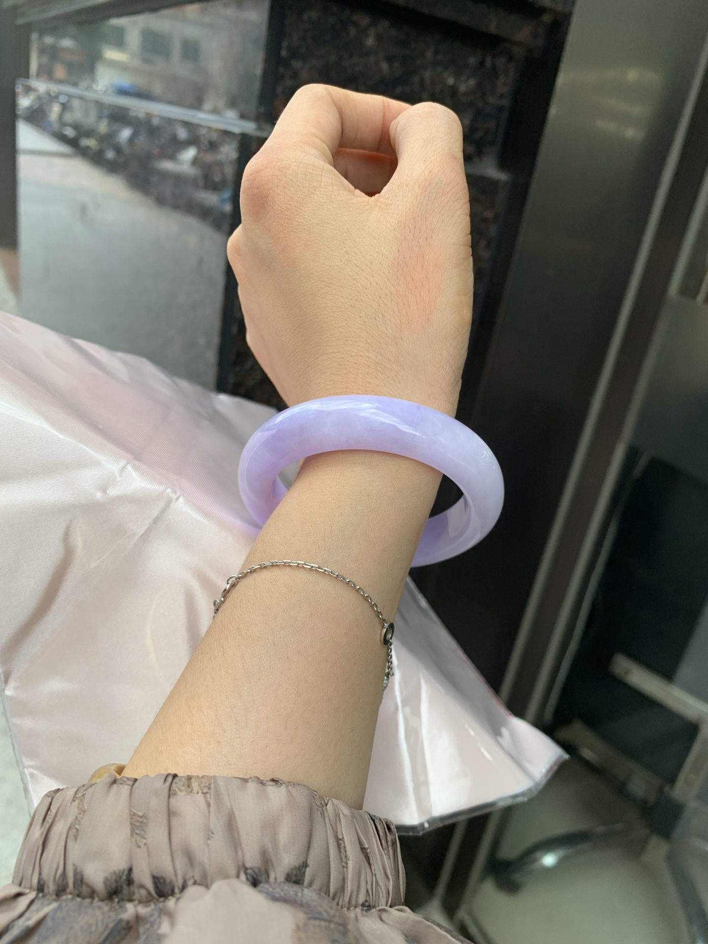 正圈 51.8-8.8-12.3 0527-N811 无裂，打灯棉絮，晶体感，底妆水润，满圈紫罗兰吸睛抢眼，浪漫迷人，仙气飘飘，优雅高贵显气质，感满满，满满紫罗兰底色均匀不失色，不同视觉感受