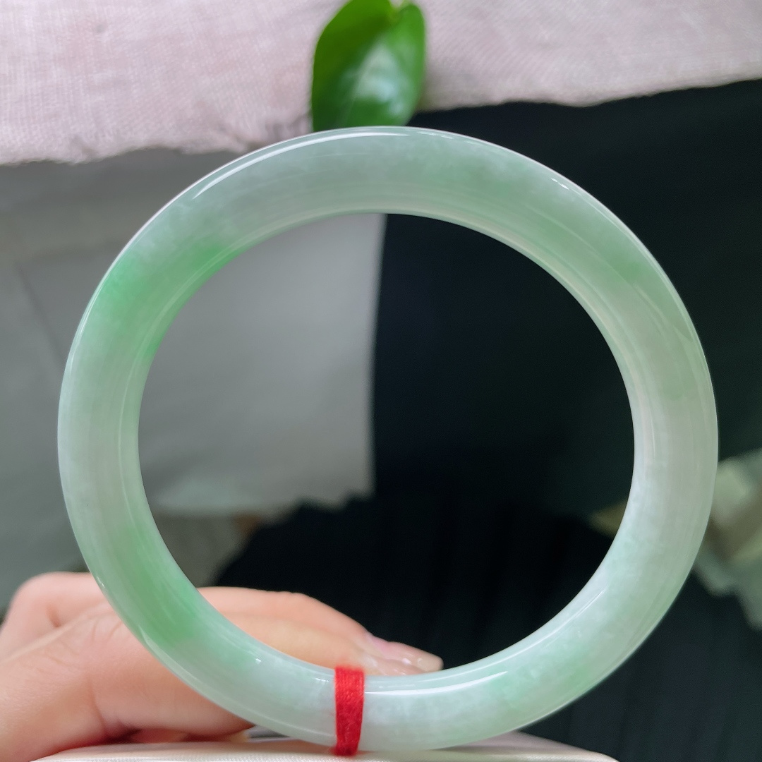 60.4/9.4飘绿美人条，大圈口，水润，肉质细腻，小清新，淑雅动人，无裂，ss53598a