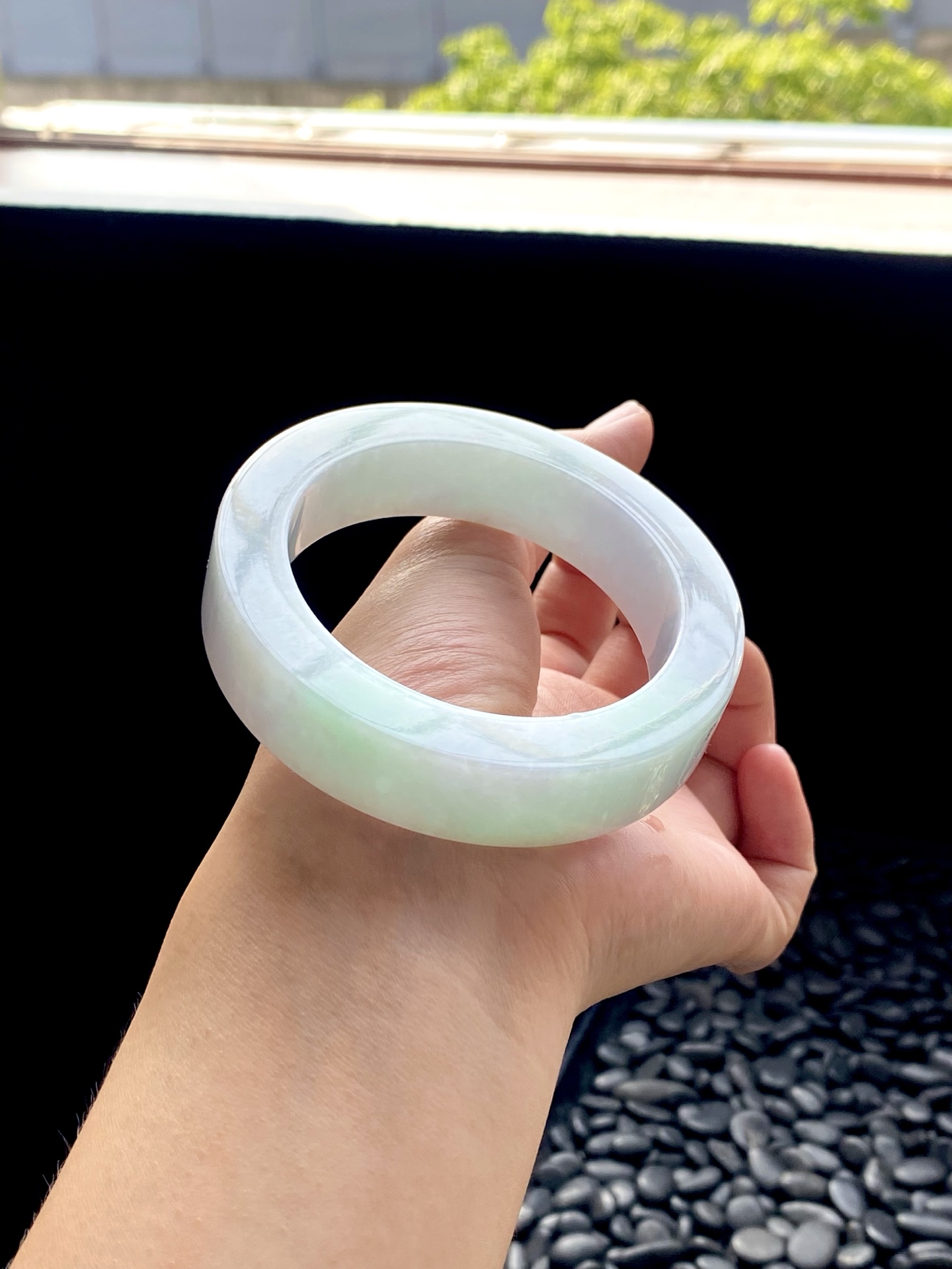 大圈口白月光飘绿宽版镯胚 D0427-19 ⭕️77.5-57.3-15.3-10.3 可做57+～61正圈