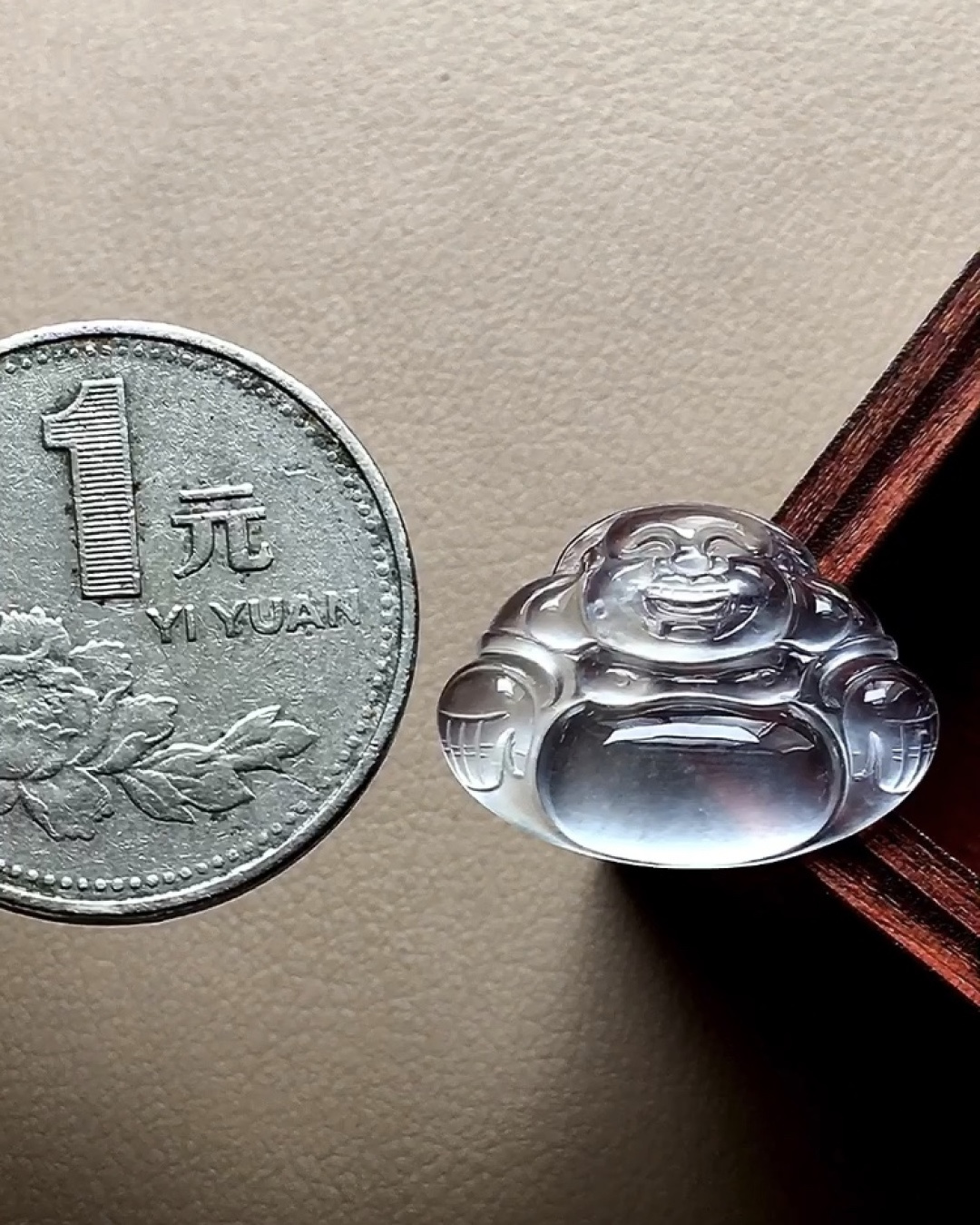 ️ 玻璃种佛公 冰透感十足，白皙透亮，无裂，尺寸21*15.6*4