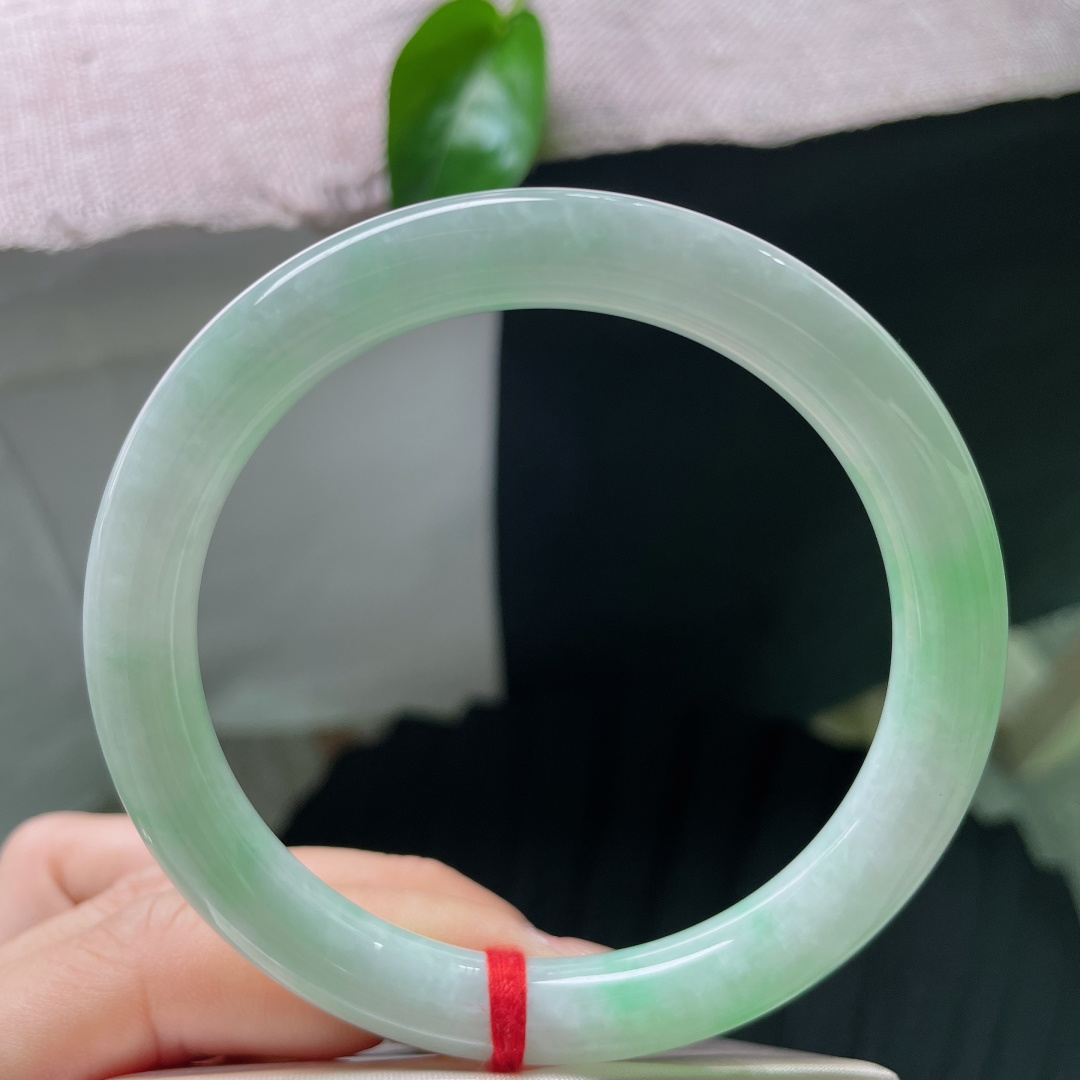 60.4/9.4飘绿美人条，大圈口，水润，肉质细腻，小清新，淑雅动人，无裂，ss53598a
