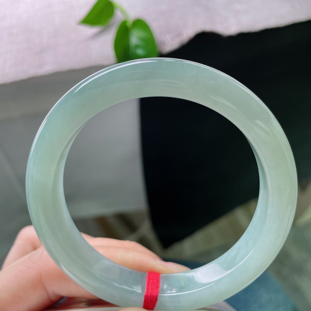 56.6/11.2/8.7，晴水正圈，颜色清爽自然，柔润细腻，透光感好，落落大方，无裂，ss54681a