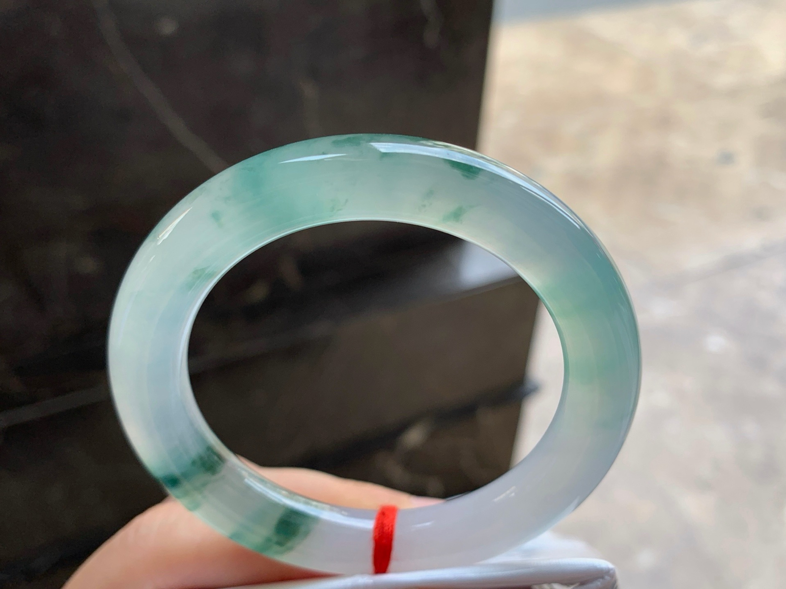 52.5-9.9

冰种绿花圆条手镯^_^水润冰透