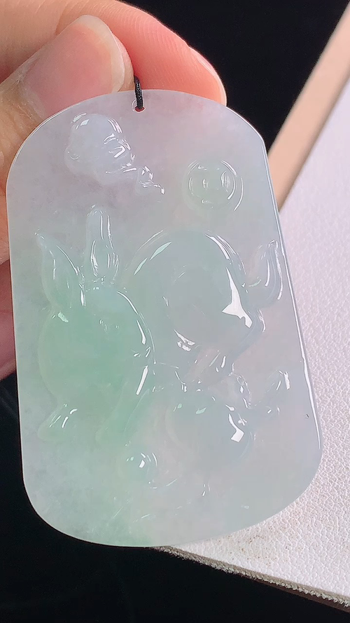 冰飘绿兔牌，一刀切，无裂，尺寸:50.8-33.1-4.3mm 25