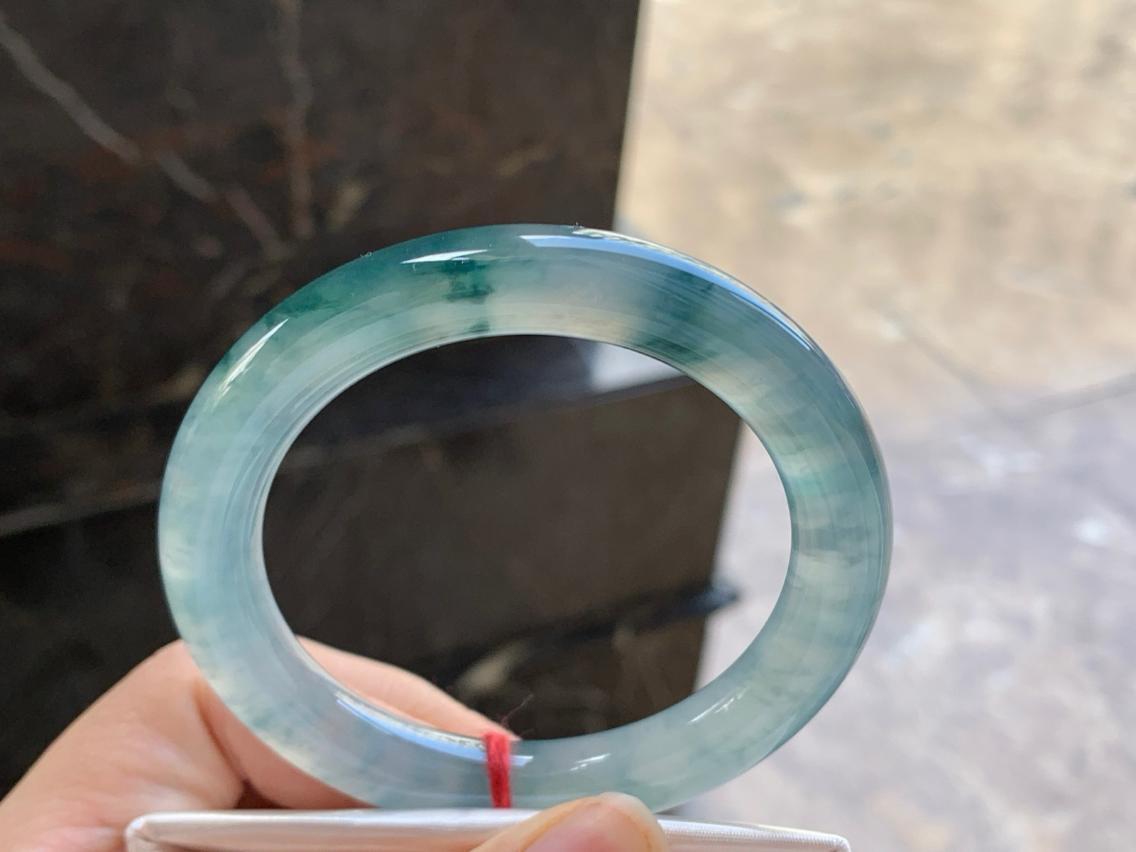 55-10.2

冰蓝花圆条手镯^_^飘花浓郁