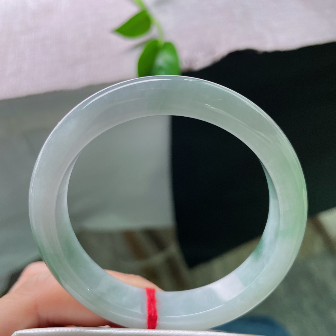 55.7/12.5/7.9，绿底正圈，一抹深色点缀，沉稳中透露着知性，水润，有纹，ss53155a