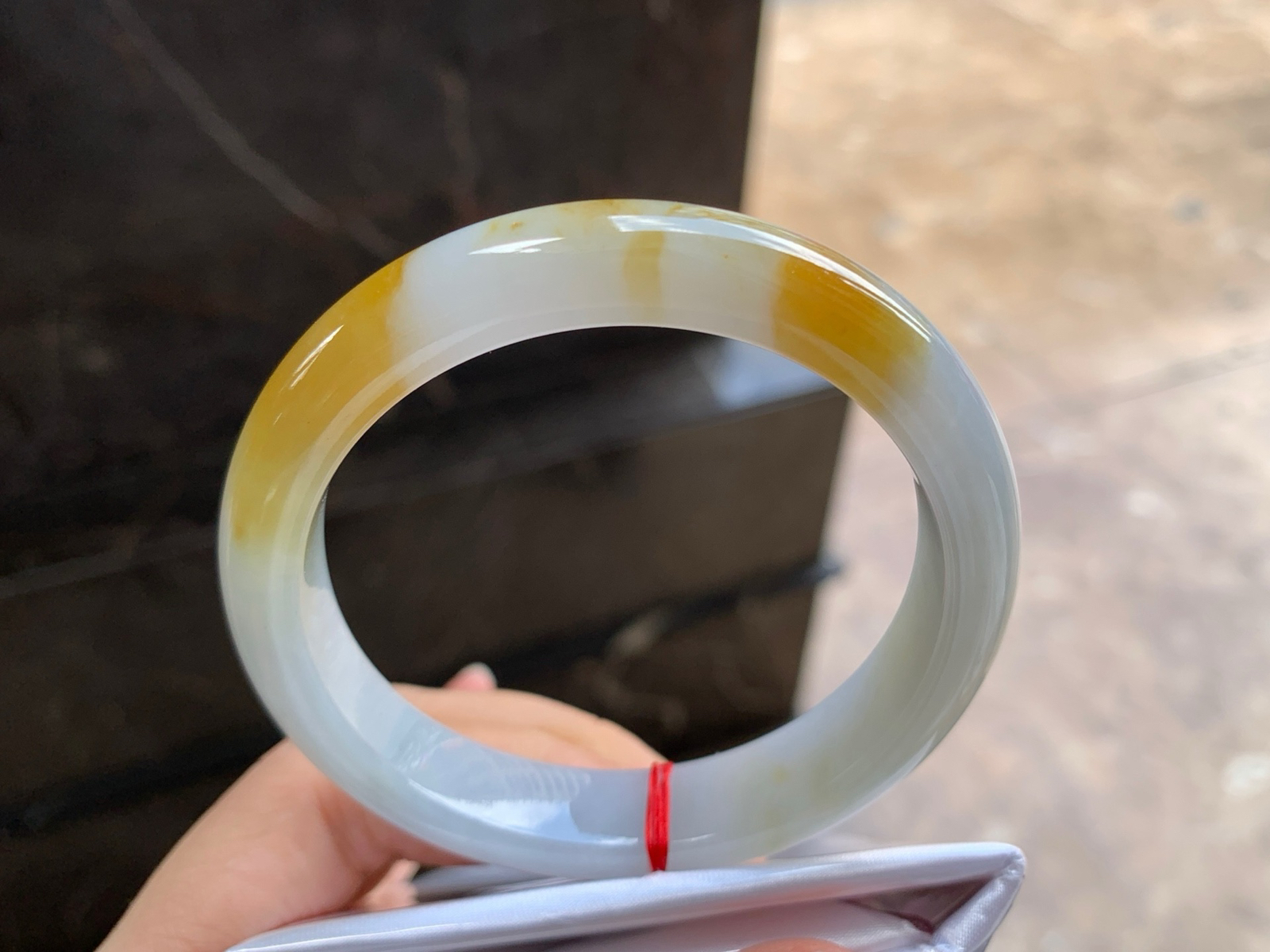 55-11.5-8

黄翡手镯^_^细腻