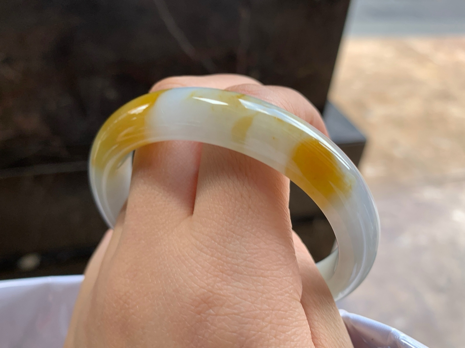 55-11.5-8

黄翡手镯^_^细腻