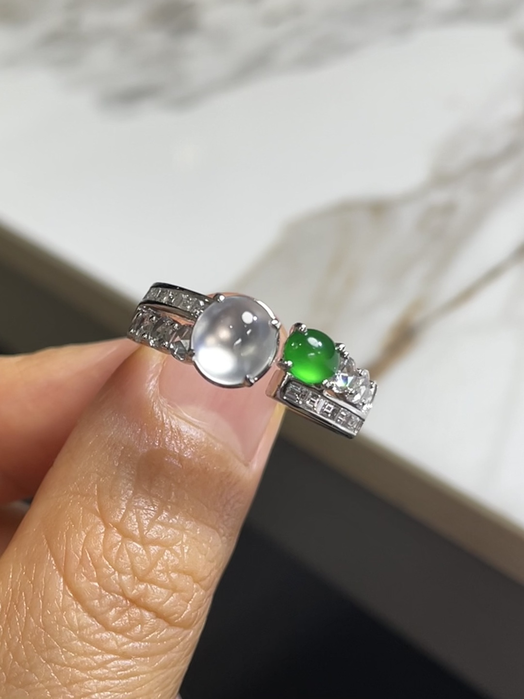 ️玻璃种白+绿蛋面戒指 裸石：7*6.5*4mm 整体：7*11.5*7.5mm