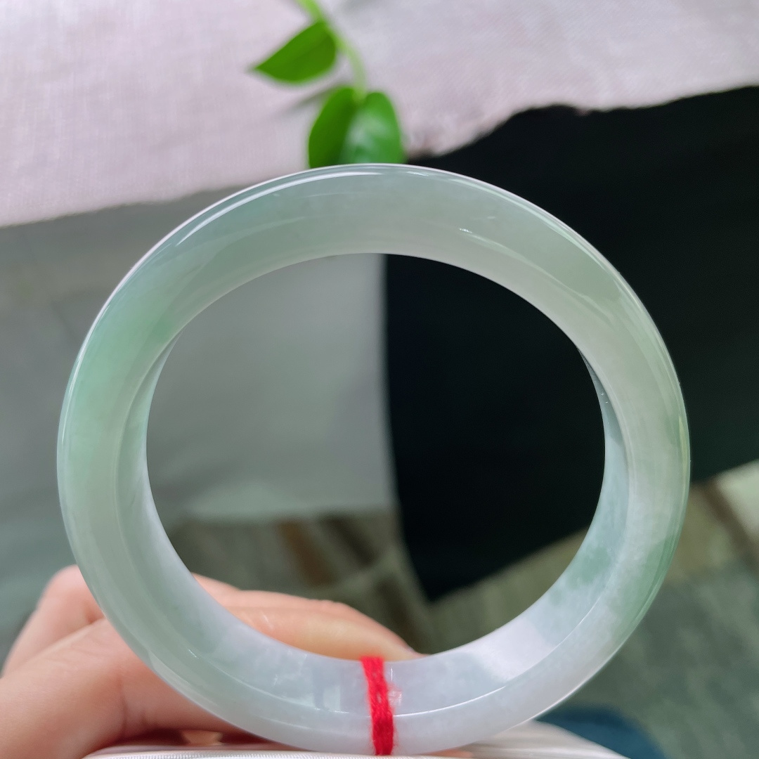 55.7/12.5/7.9，绿底正圈，一抹深色点缀，沉稳中透露着知性，水润，有纹，ss53155a