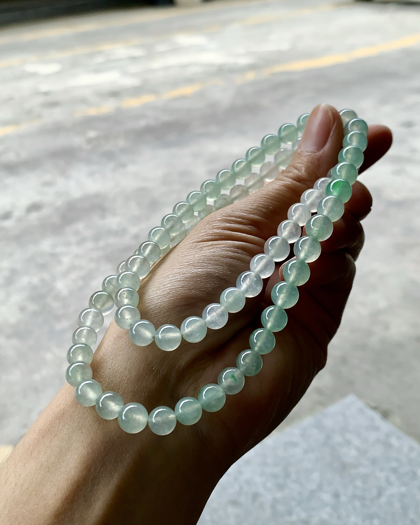 冰飘彩珠链🫧玉质细腻，润丽亮泽