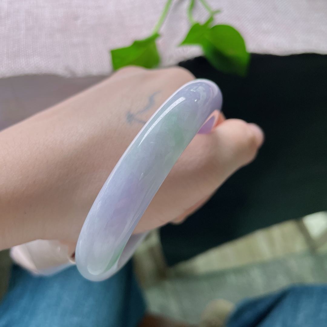 57.8/12.7/8.8，正圈，质地温润细腻，紫气东来，财运亨通。皮纹，ss51372a