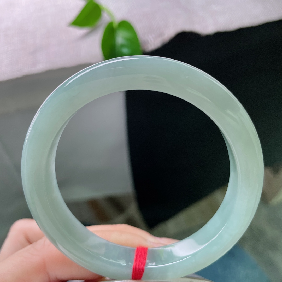56.6/11.2/8.7，晴水正圈，颜色清爽自然，柔润细腻，透光感好，落落大方，无裂，ss54681a