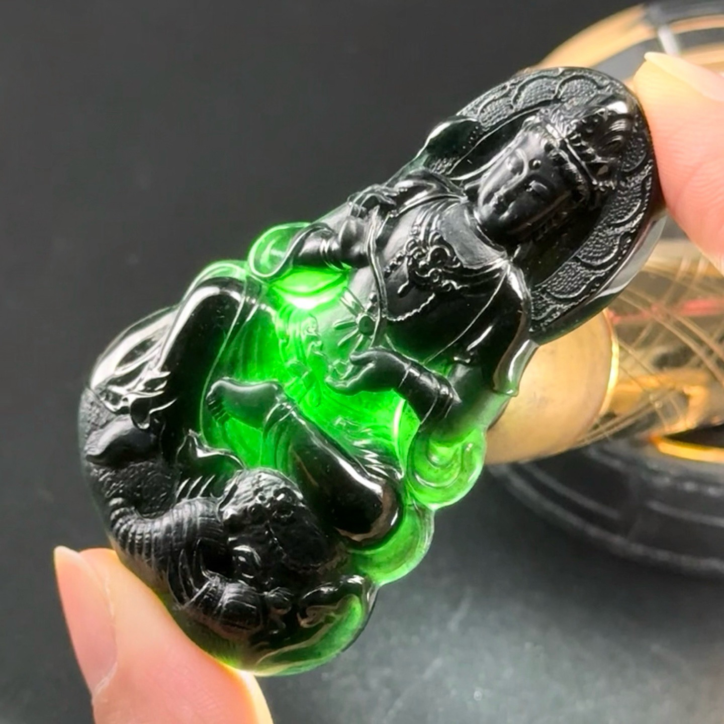 精品墨翠文殊菩萨 种好色正 黑度极好 打灯通透 油性十足 尺寸62.9