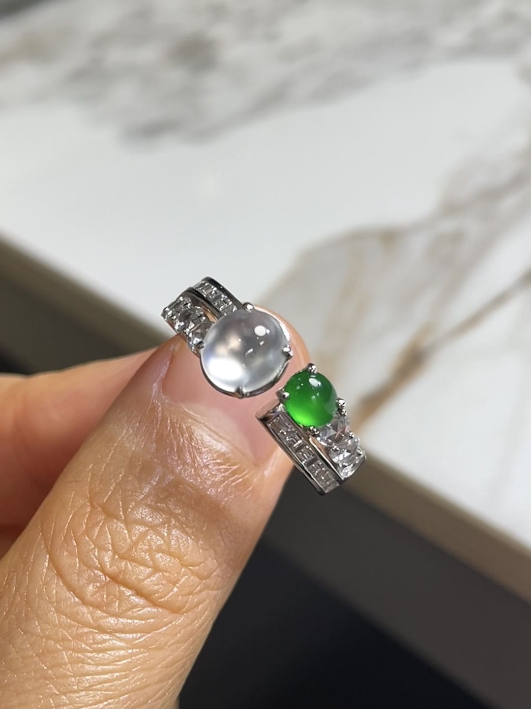 ️玻璃种白+绿蛋面戒指 裸石：7*6.5*4mm 整体：7*11.5*7.5mm