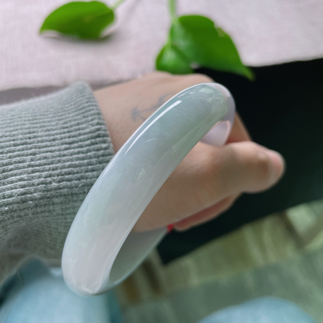 59/12.9/8.4。淡春彩正圈，水润细腻，种老，版型正，皮纹，ss54691a
